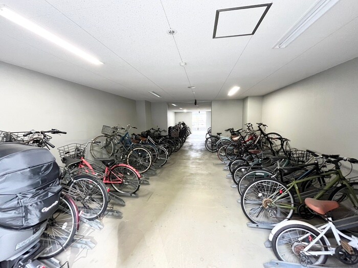 物件外観写真3　(駐輪場)