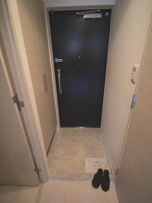 物件内観写真13　(玄関)