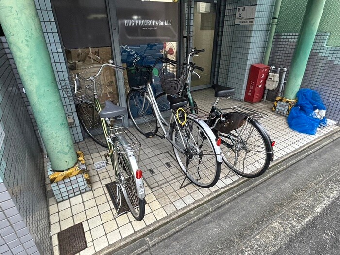 物件外観写真4　(駐輪場)