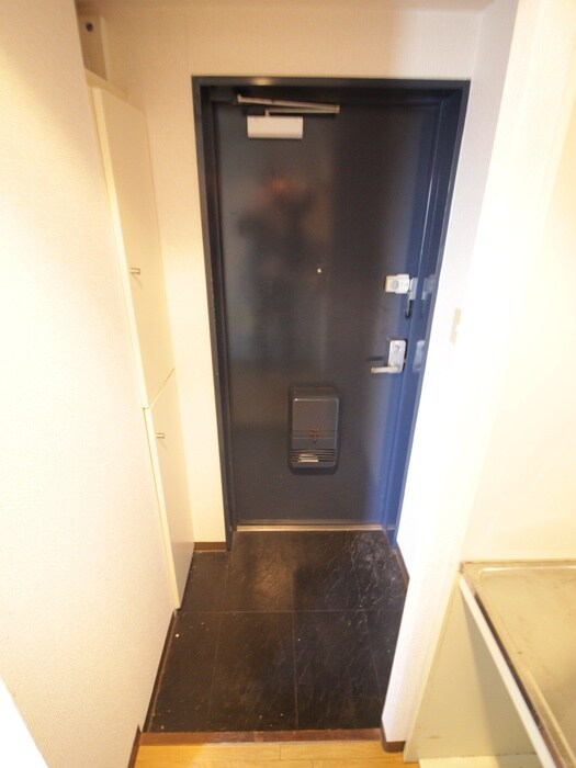 物件内観写真13　(玄関)