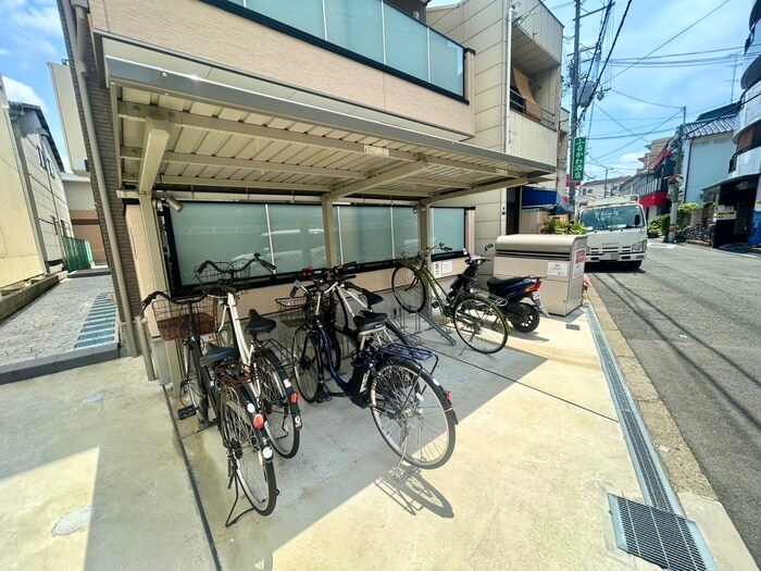 物件外観写真3　(駐輪場)