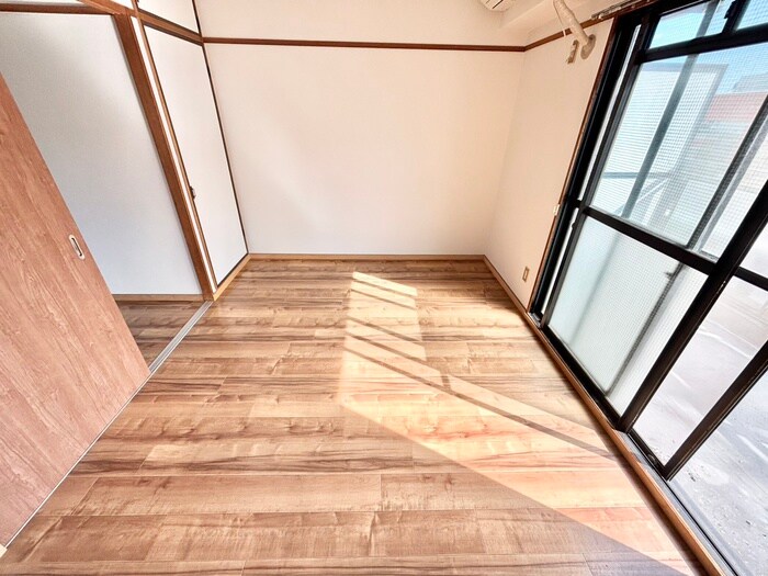 物件内観写真9　(居室)