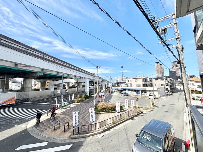 物件内観写真14　(室内からの展望)