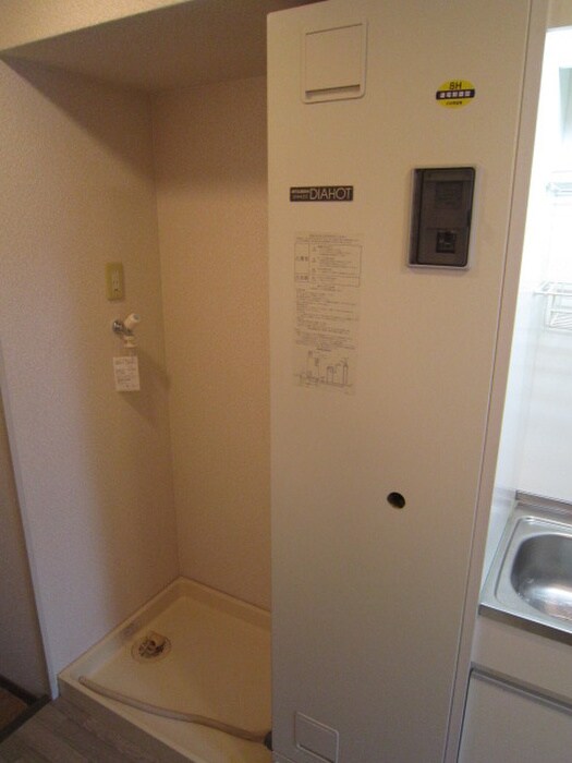 物件内観写真10　(洗濯機置場)