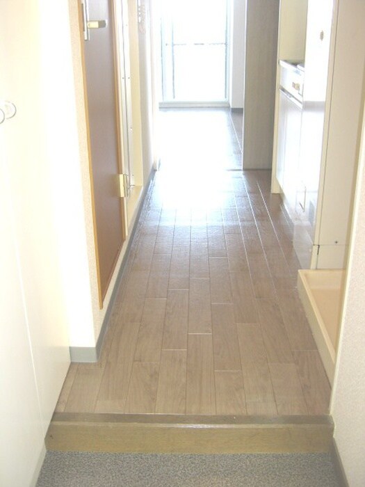 物件内観写真15　(玄関)