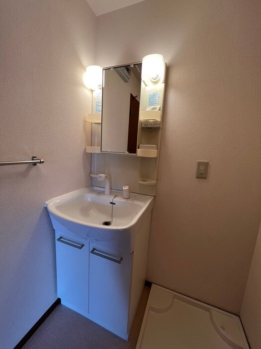 物件内観写真9　(洗面)