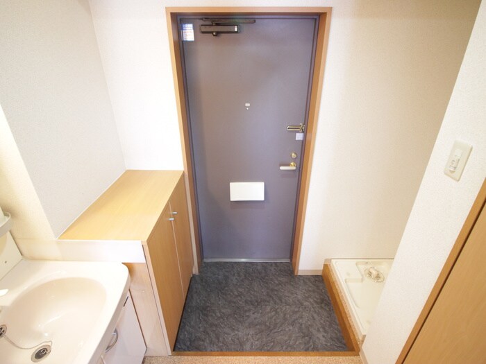 物件内観写真15　(玄関)