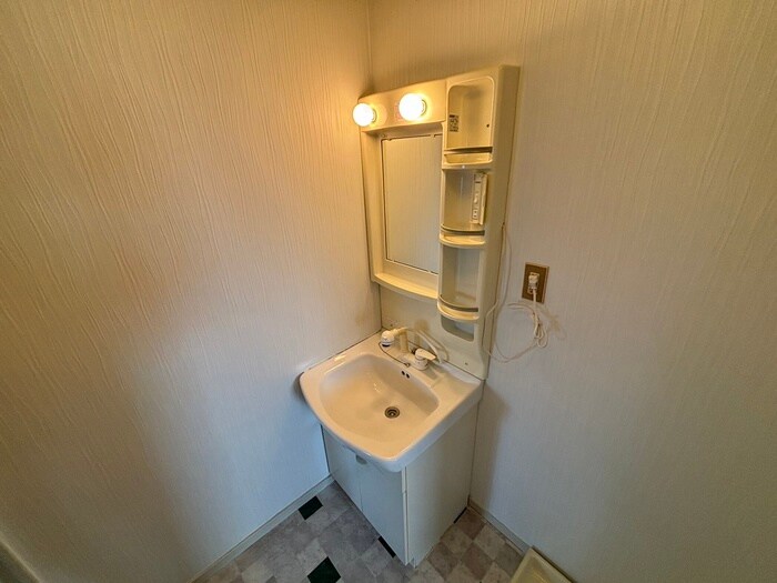 物件内観写真8　(洗面)