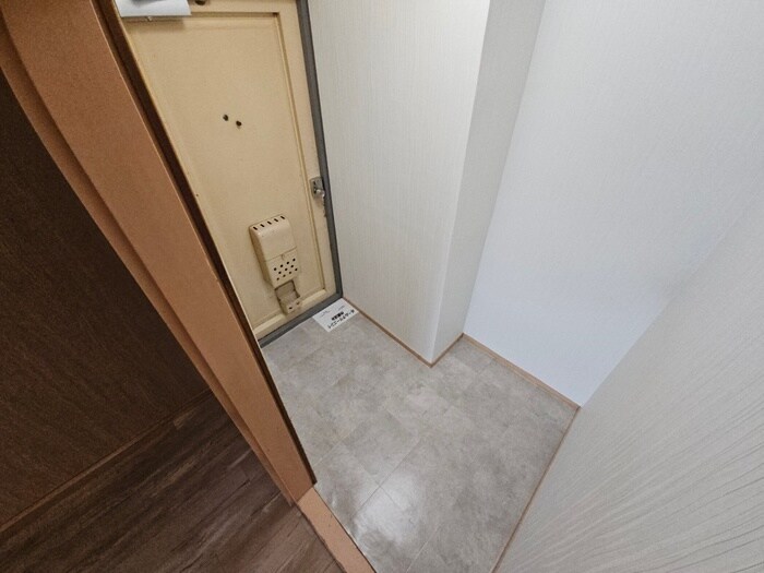 物件内観写真14　(玄関)