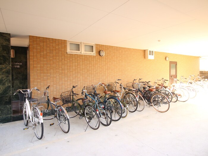 物件外観写真6　(駐輪場)