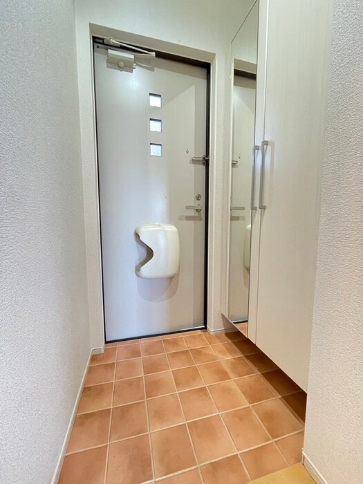 物件内観写真17　(玄関)