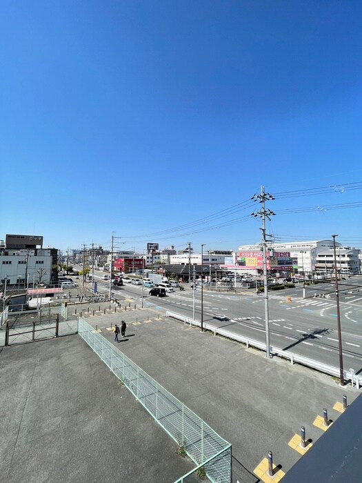 物件内観写真22　(室内からの展望)