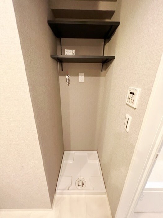 物件内観写真10　(洗濯機置場)