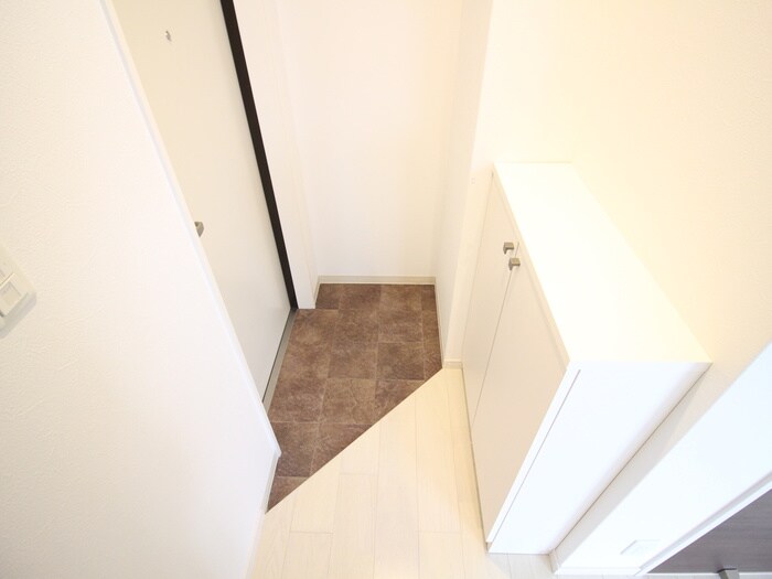 物件内観写真13　(玄関)