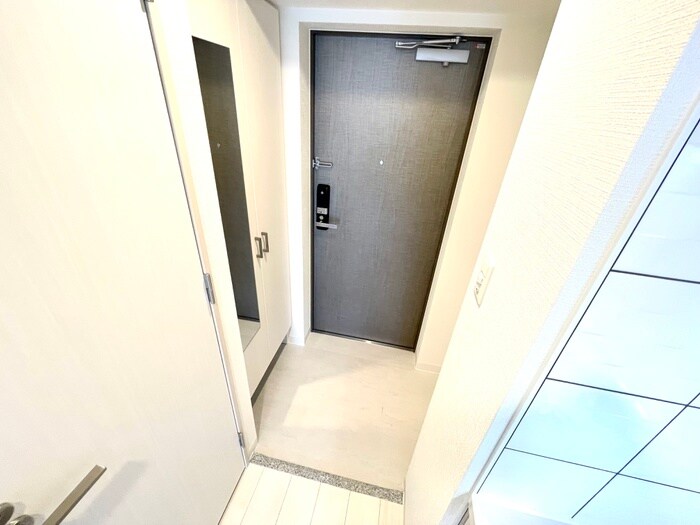 物件内観写真14　(玄関)