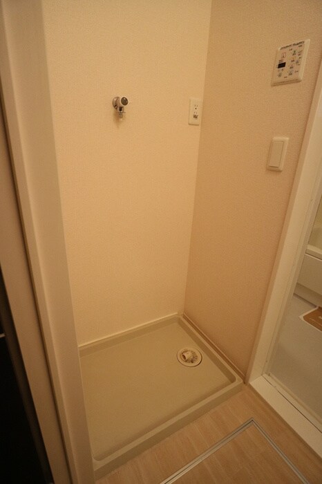 物件内観写真11　(洗濯機置場)