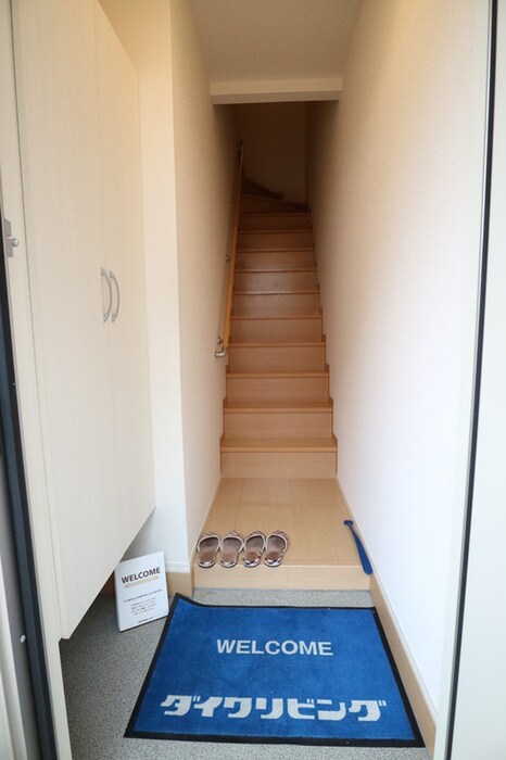 物件内観写真15　(玄関)