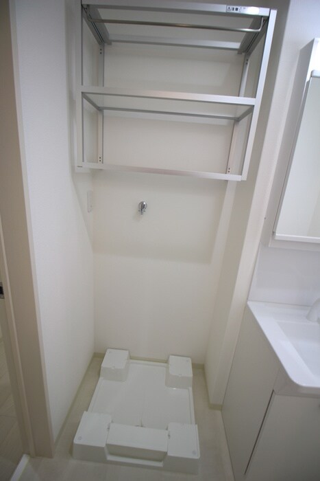 物件内観写真14　(洗濯機置場)