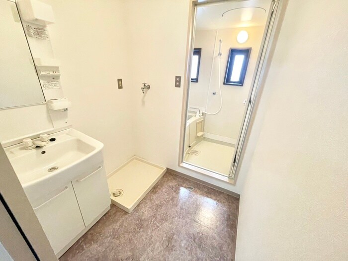 物件内観写真15　(洗濯機置場)