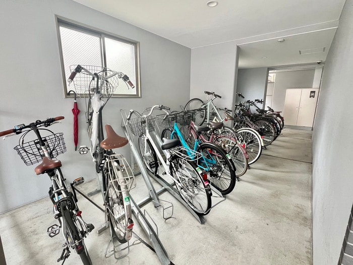 物件外観写真3　(駐輪場)