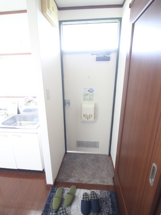 物件内観写真18　(玄関)