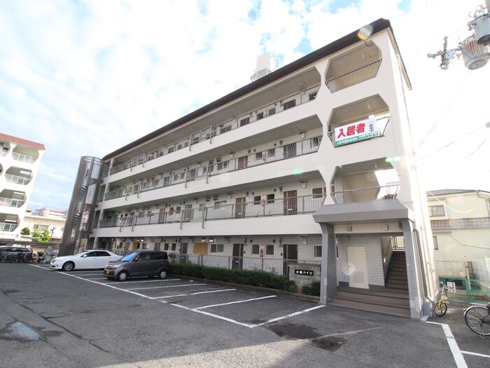 物件外観写真2　(駐車場)