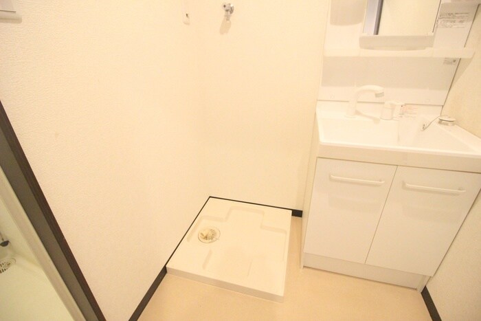 物件内観写真10　(洗濯機置場)