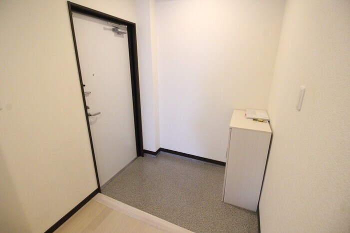 物件内観写真16　(玄関)