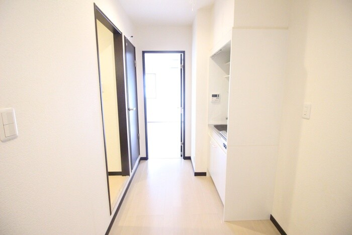 物件内観写真18　(廊下)