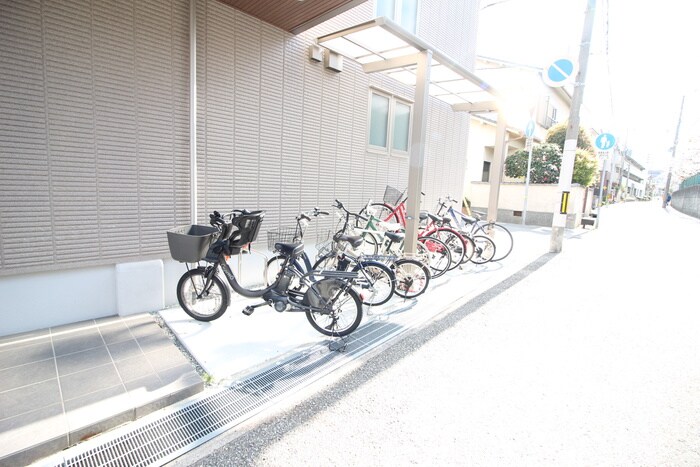 物件外観写真3　(駐輪場)