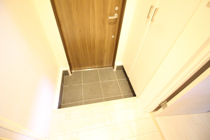 物件内観写真13　(玄関)