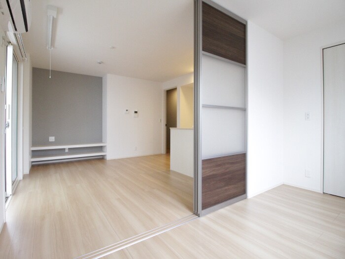 物件内観写真8　(居室)