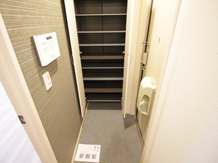 物件内観写真18　(靴箱)