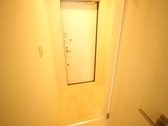 物件内観写真7　(玄関)