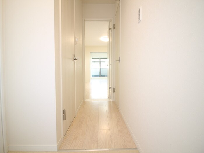 物件内観写真8　(廊下)