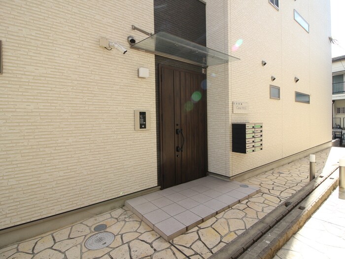 物件外観写真4　(エントランス部分)