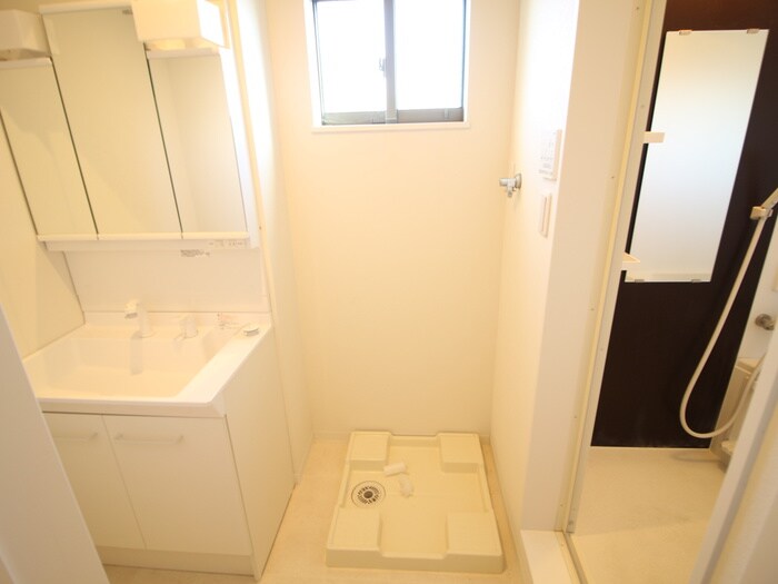 物件内観写真15　(洗濯機置場)