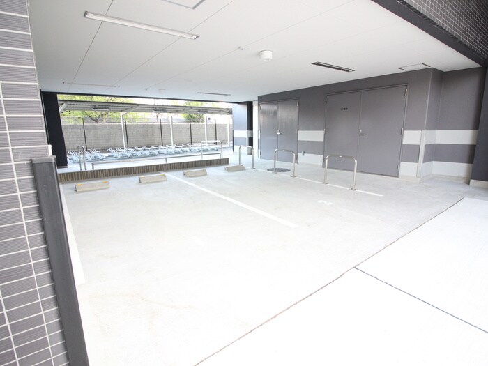 物件外観写真4　(駐車場)