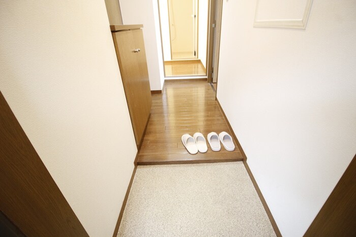物件内観写真14　(玄関)