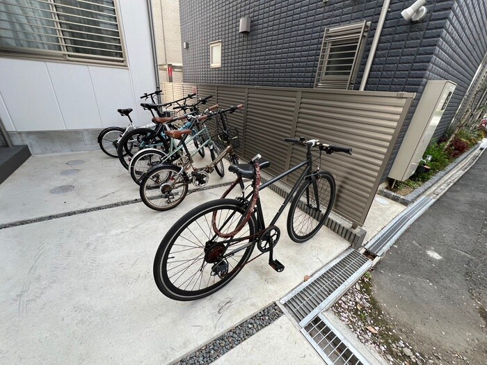物件外観写真4　(駐輪場)