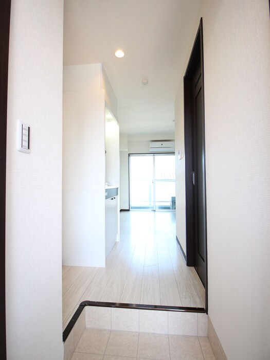 物件内観写真9　(玄関)