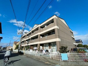 レジデンス守山外観写真