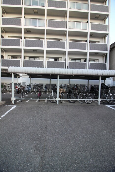 物件外観写真5　(駐輪場)
