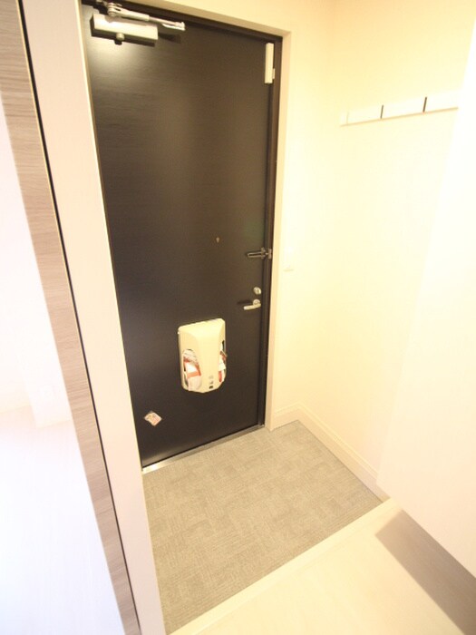 物件内観写真7　(玄関)