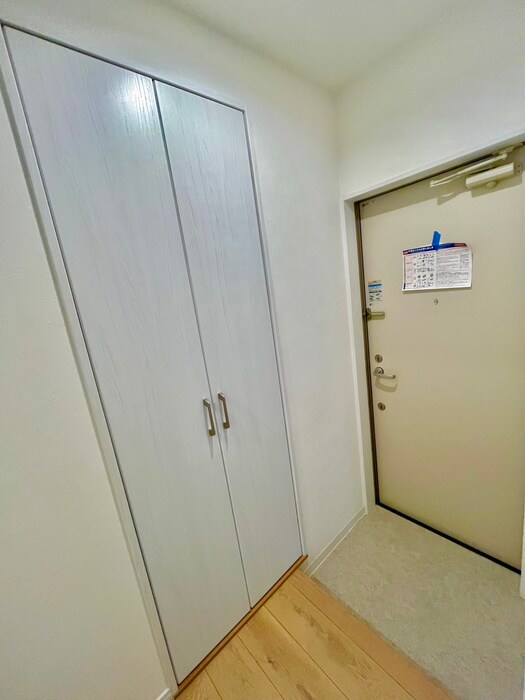物件内観写真17　(玄関)