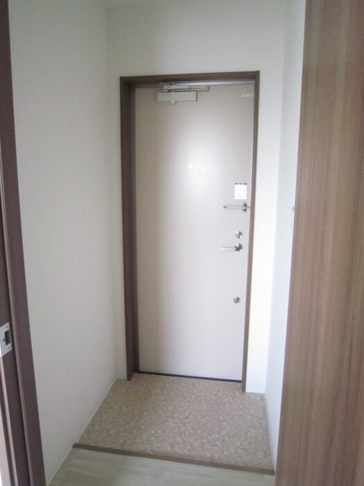 物件内観写真7　(玄関)