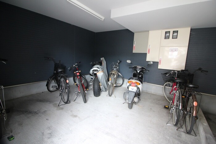 物件外観写真6　(駐輪場)