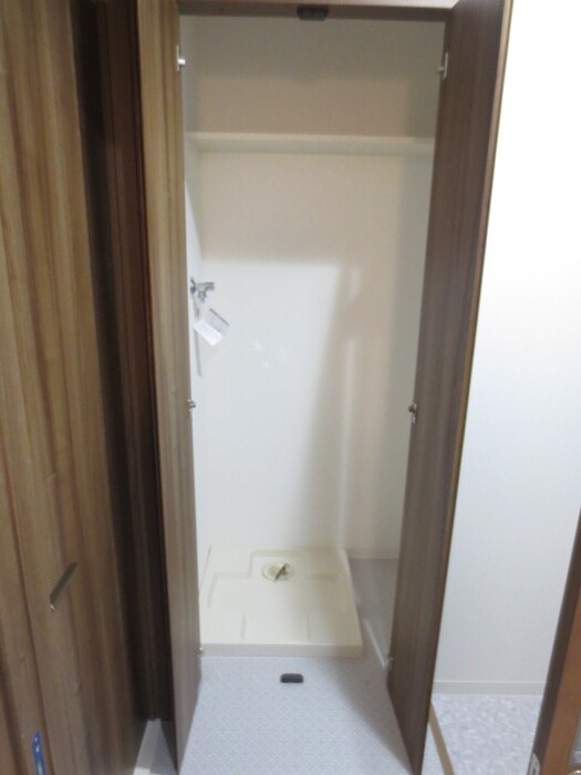 物件内観写真11　(洗濯機置場)