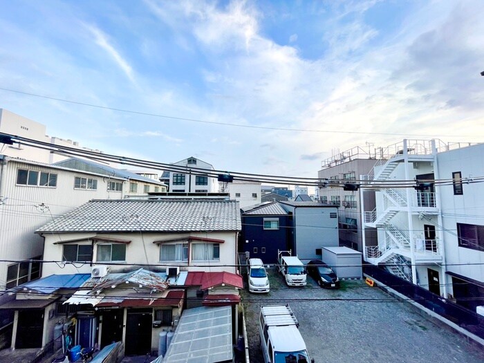 物件内観写真16　(室内からの展望)