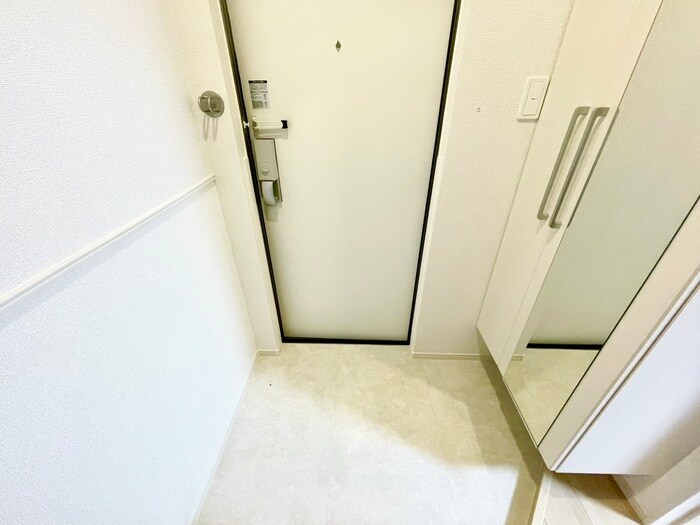 物件内観写真17　(玄関)
